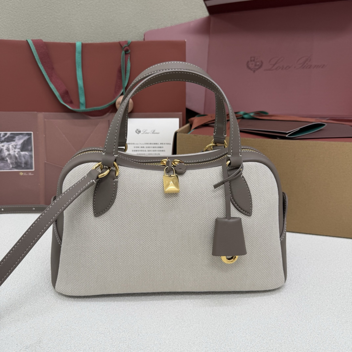 L0r0 P1ana small needle bag 31x15x16cm
