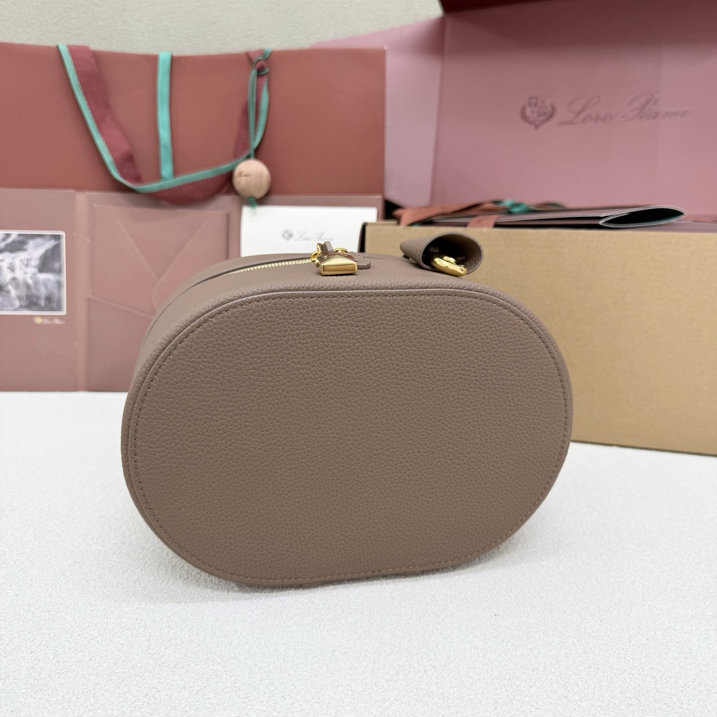 L0r0 P1ana extra vanity case 21x15x12cm