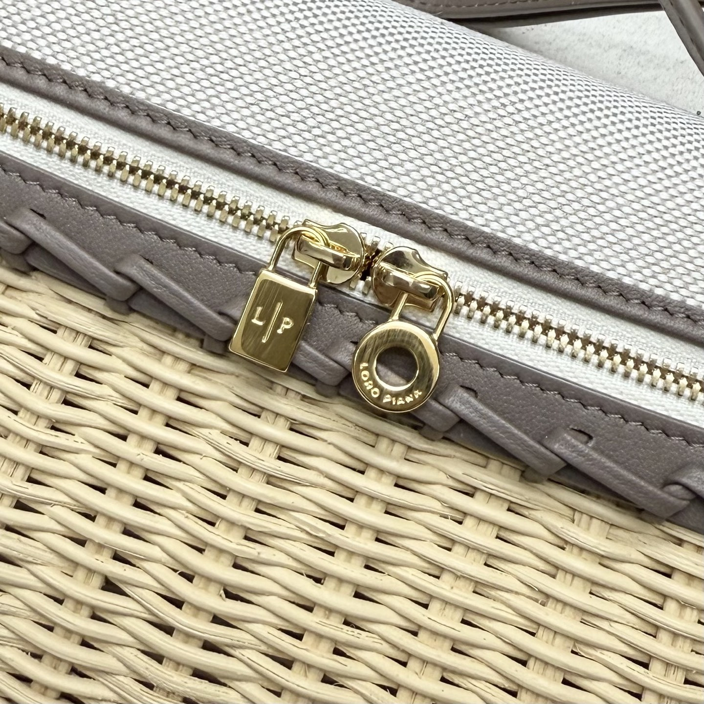 L0r0 P1ana extra pocket l19 wicker bag 19 x 11.5 x 7cm