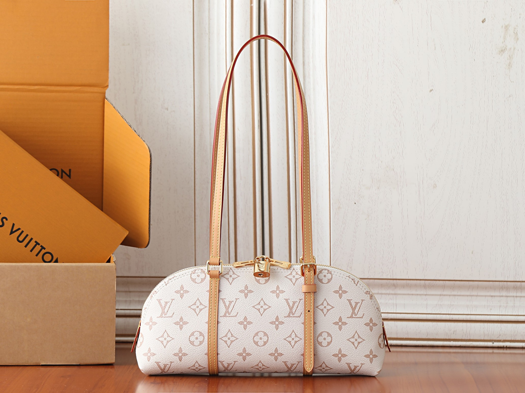 LV Squire East-West M2A457 29x14x8cm